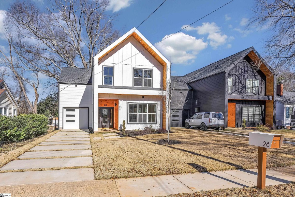 28 Pleasant Ridge Avenue