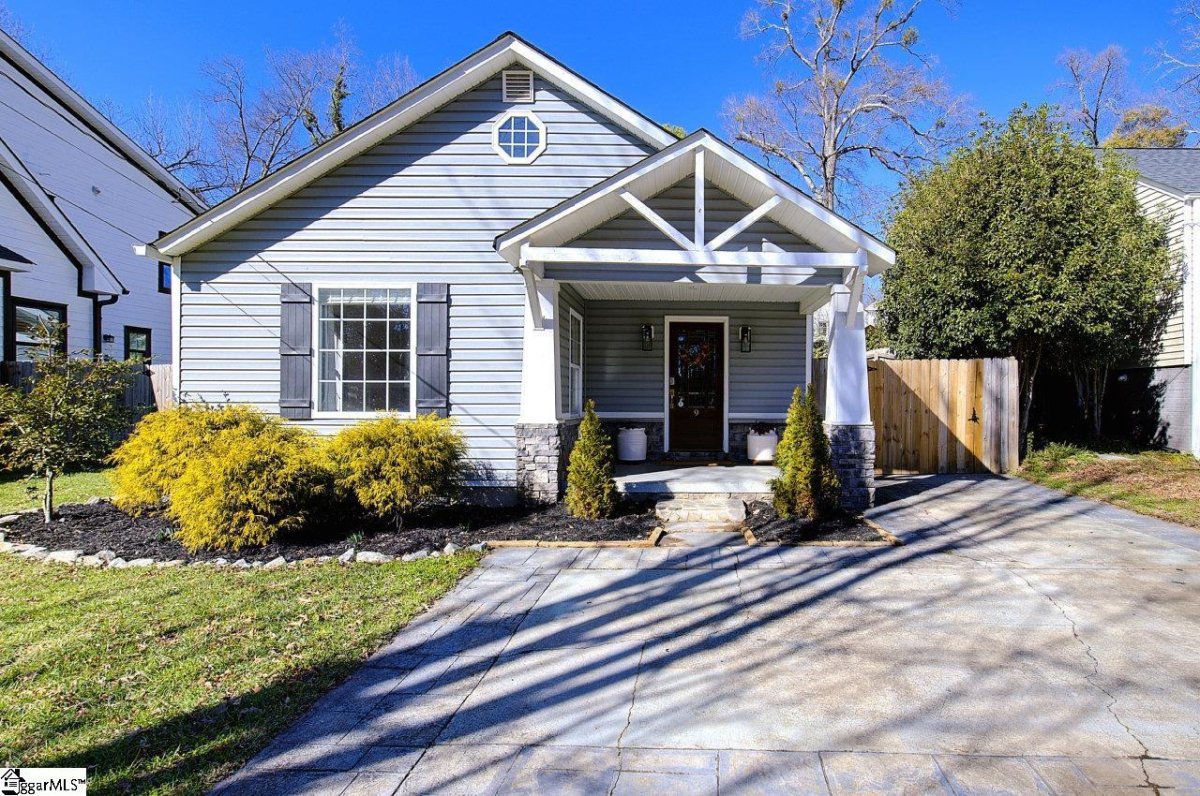 9 Douglas Drive