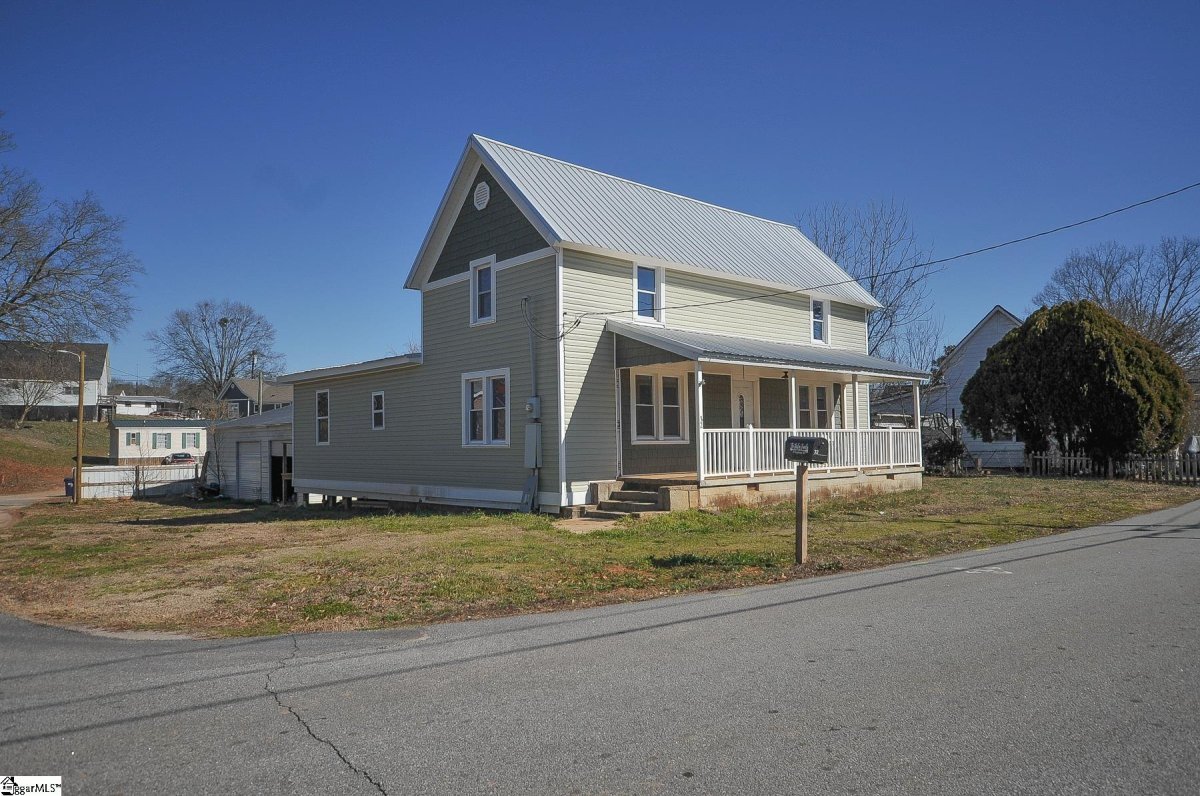 32 Lyman Street