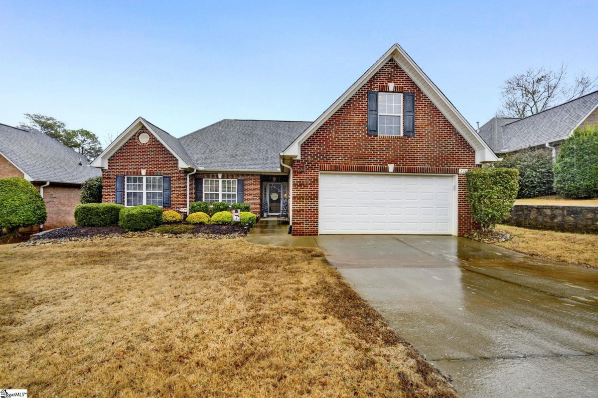 220 N Hamlet Court