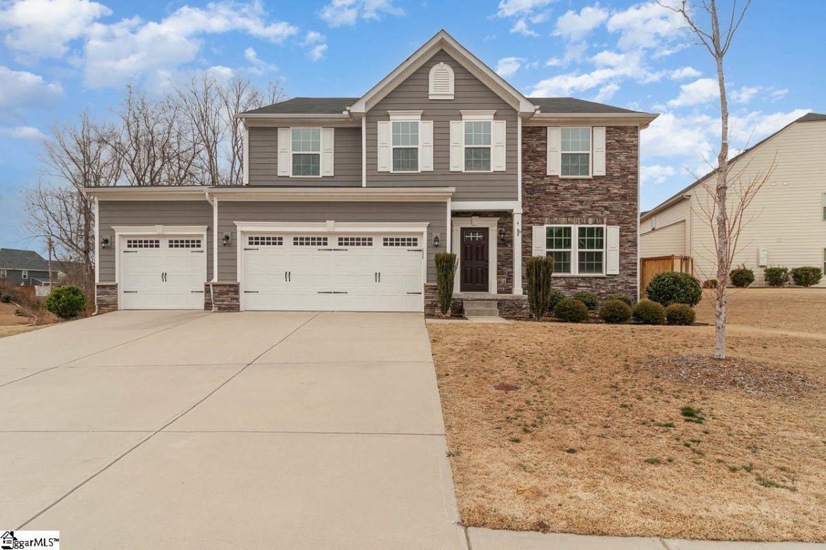 4 Fawn Hill Drive
