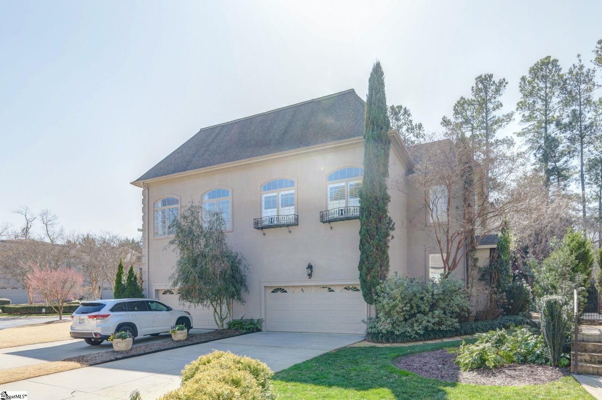 67 Castellan Drive