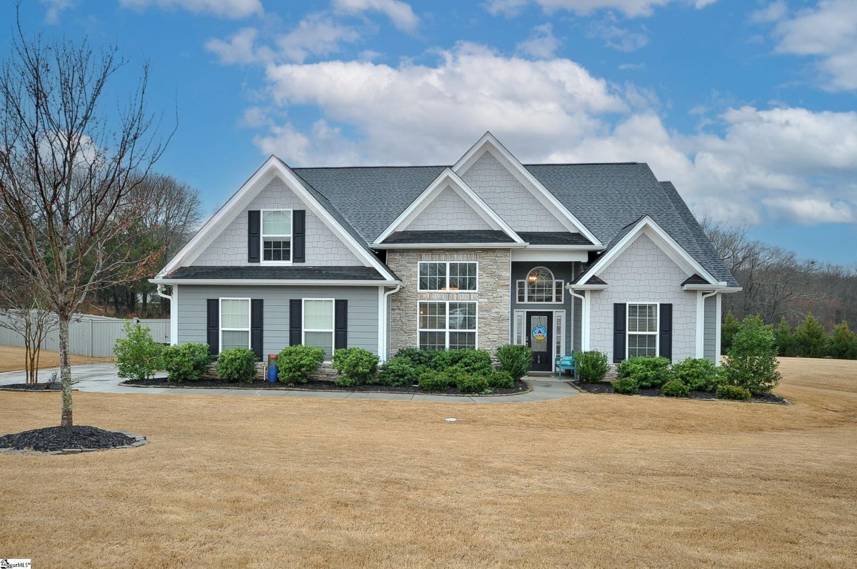 15 Lakeway Place