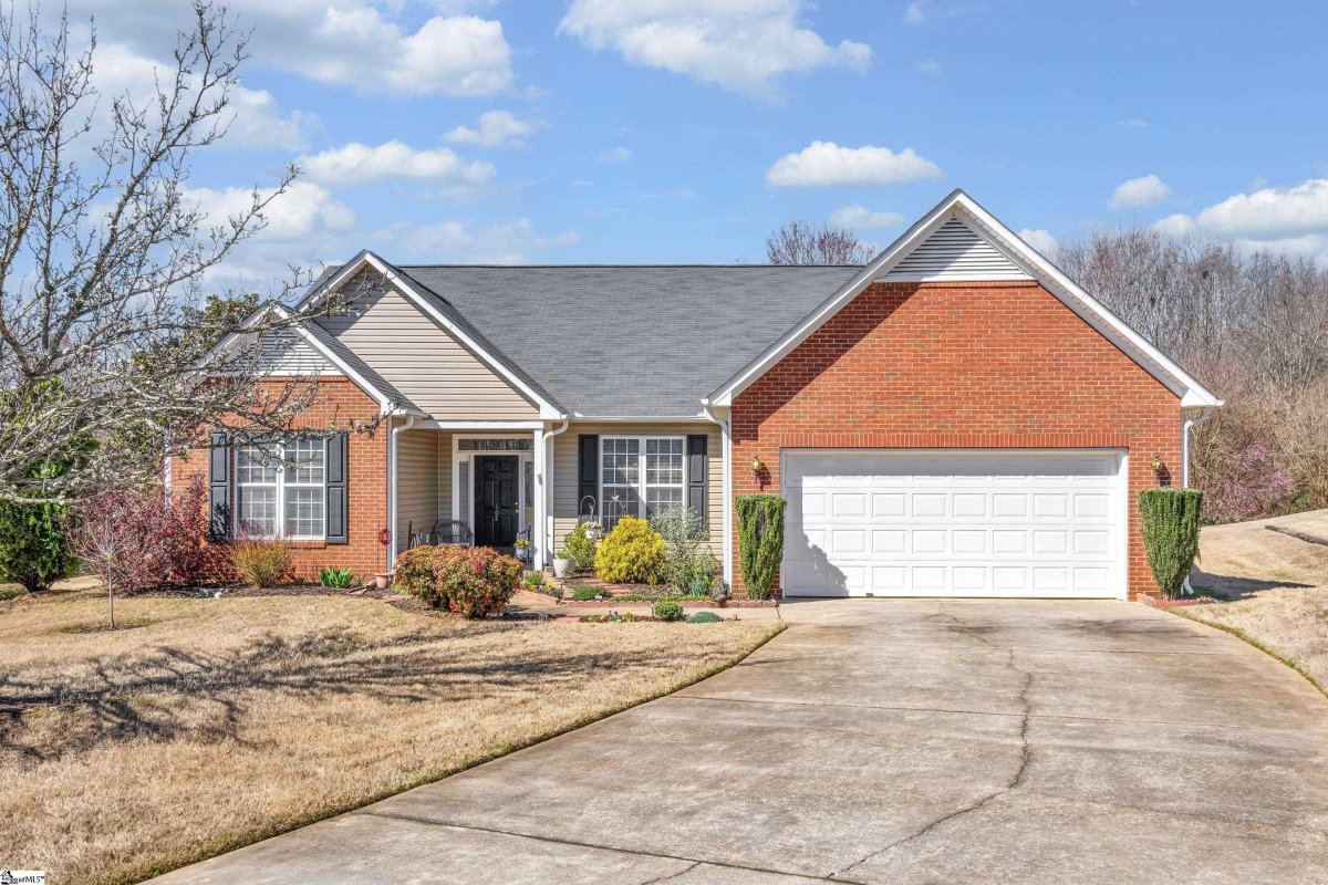 102 Meadowlands Way