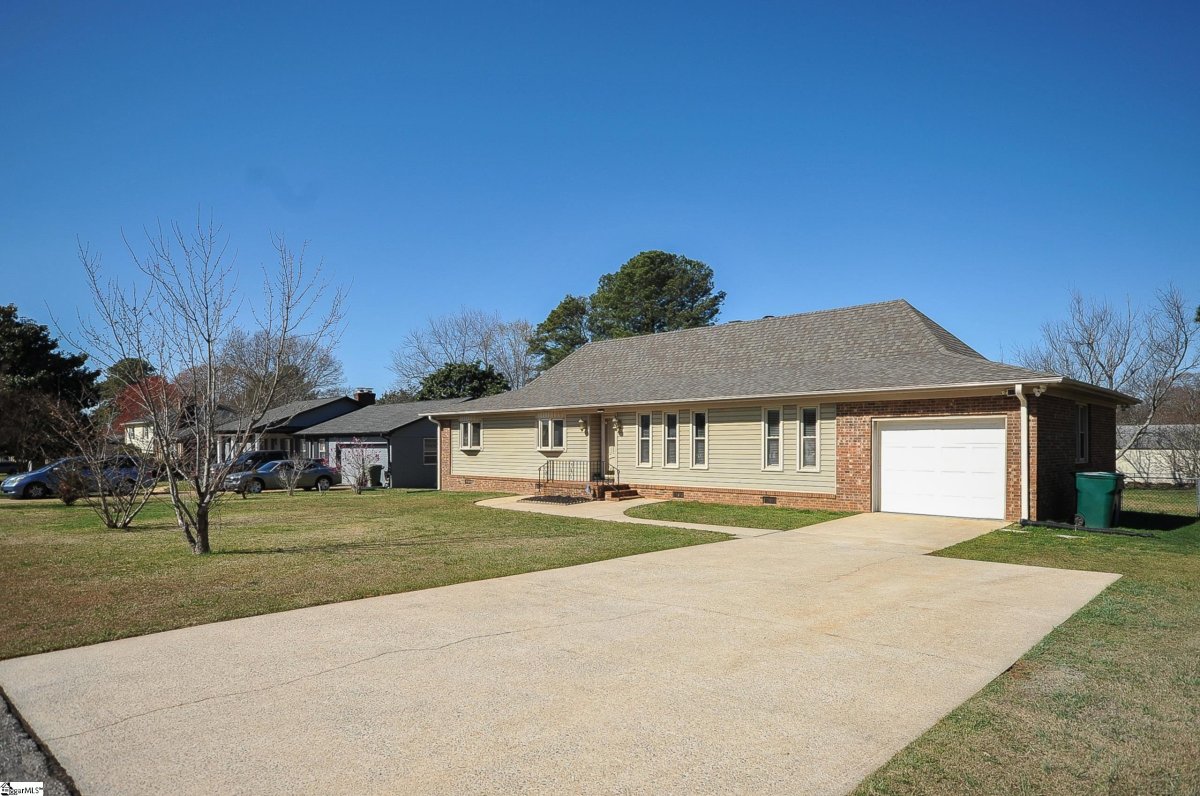 206 Leake Street