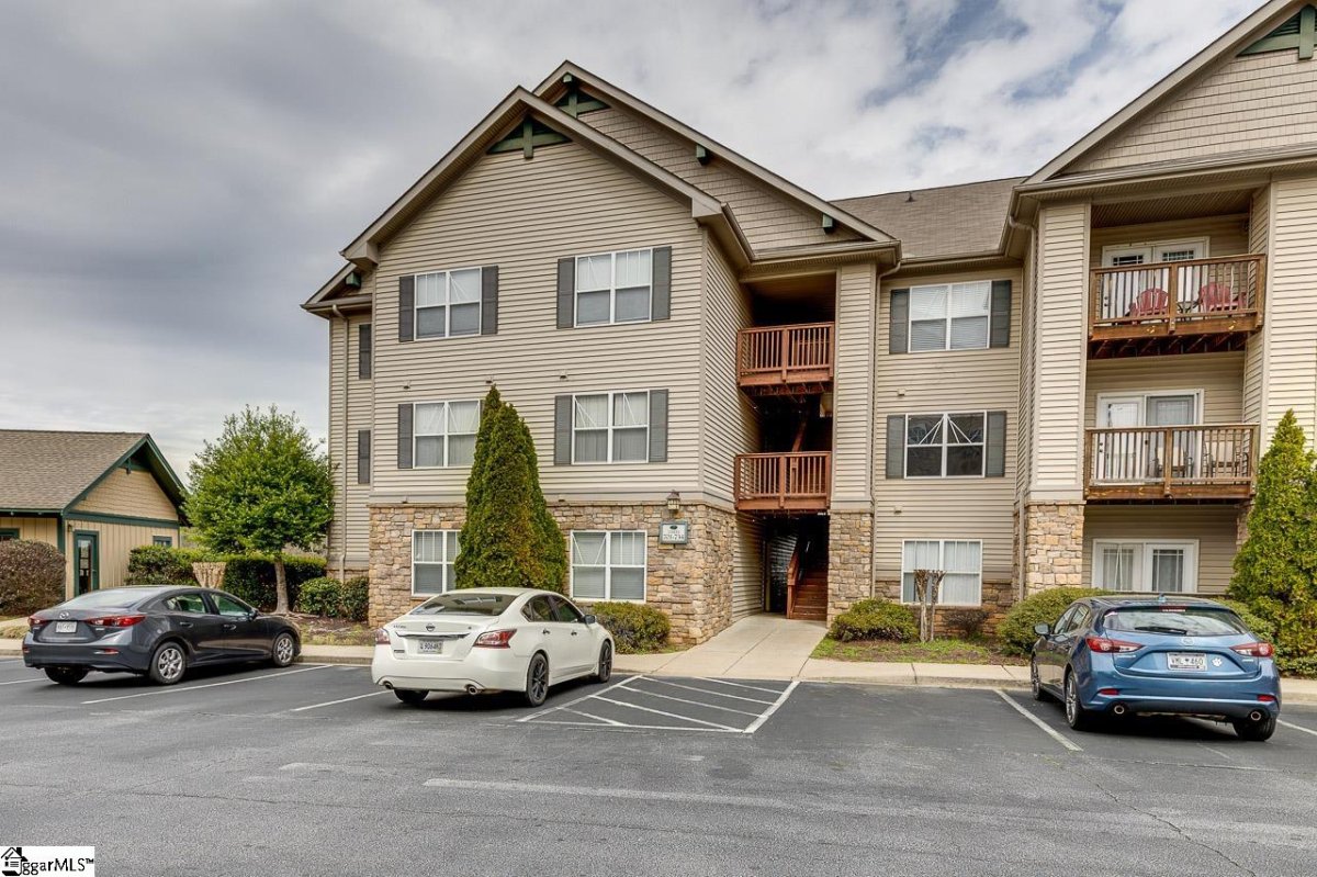 733 Harts Cove Way