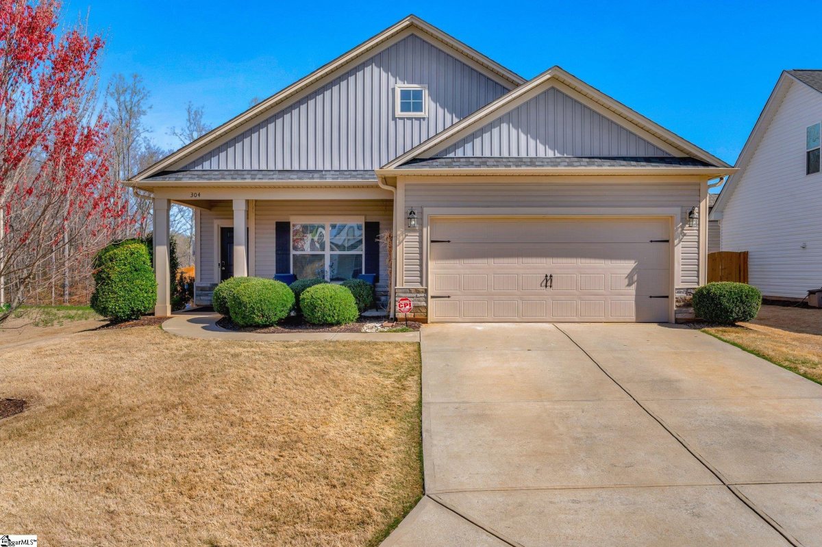 304 Rossmoor Court