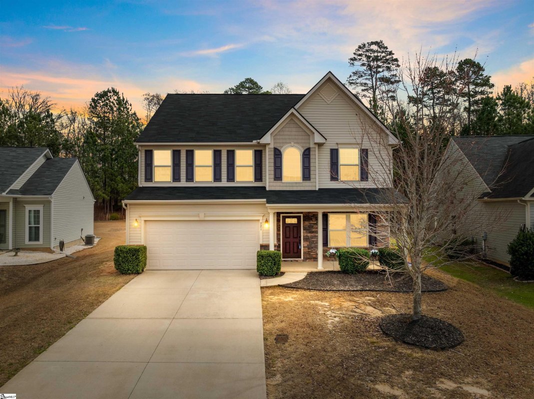 221 Creekside Way
