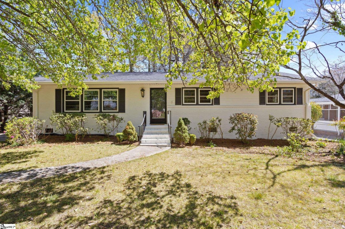 8 Inglewood Drive