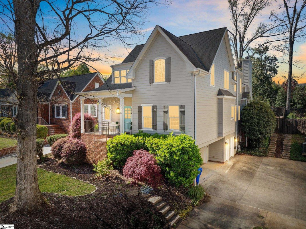 35 Douglas Drive