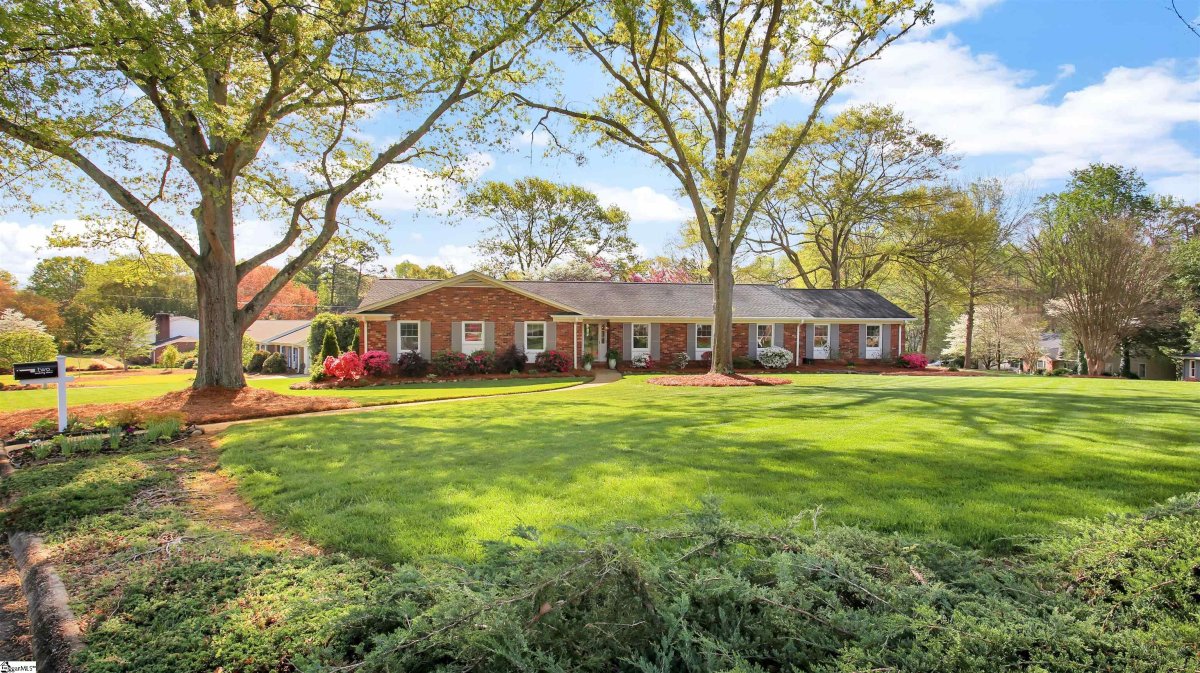 2 Seabury Drive