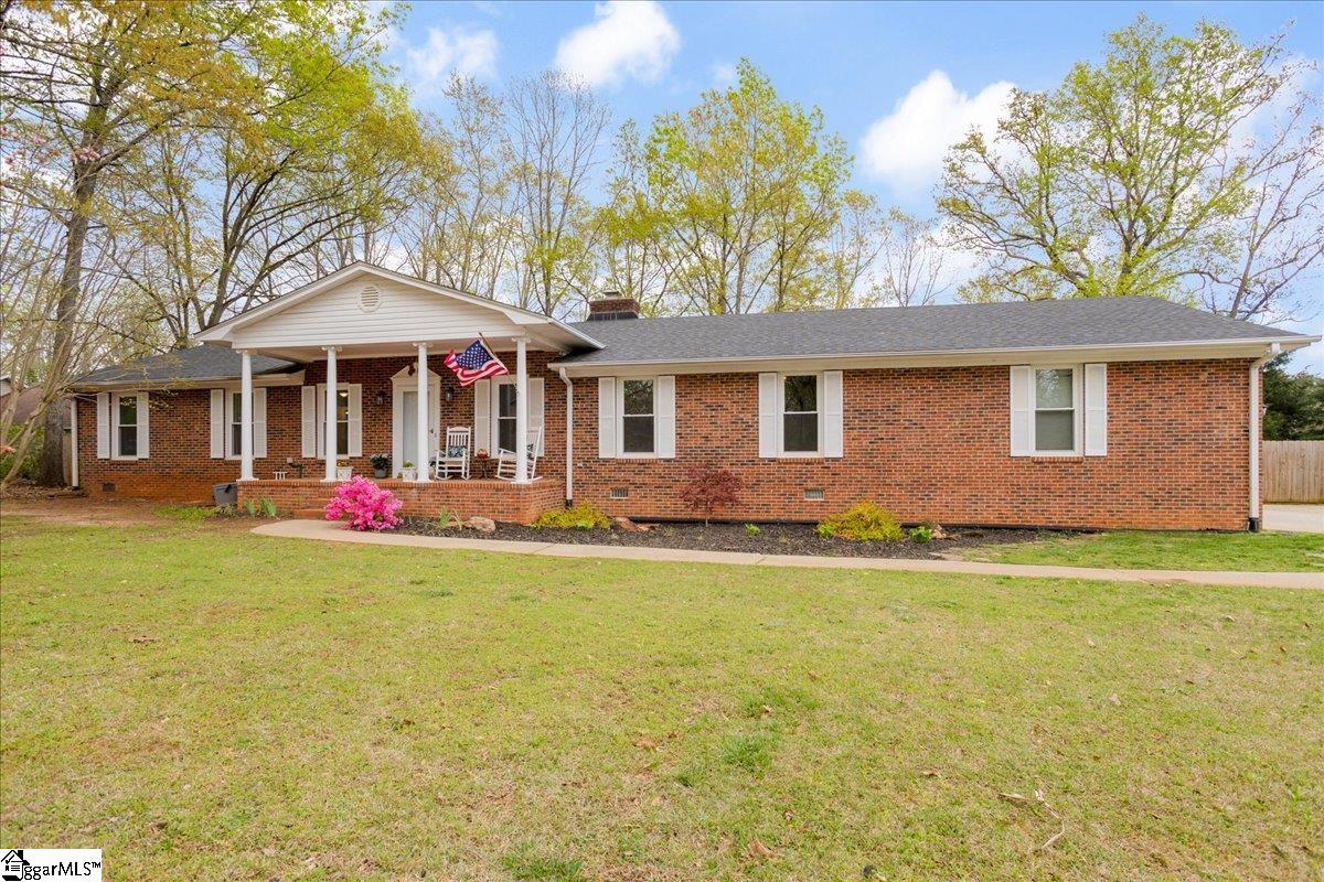 218 Crestwood Drive