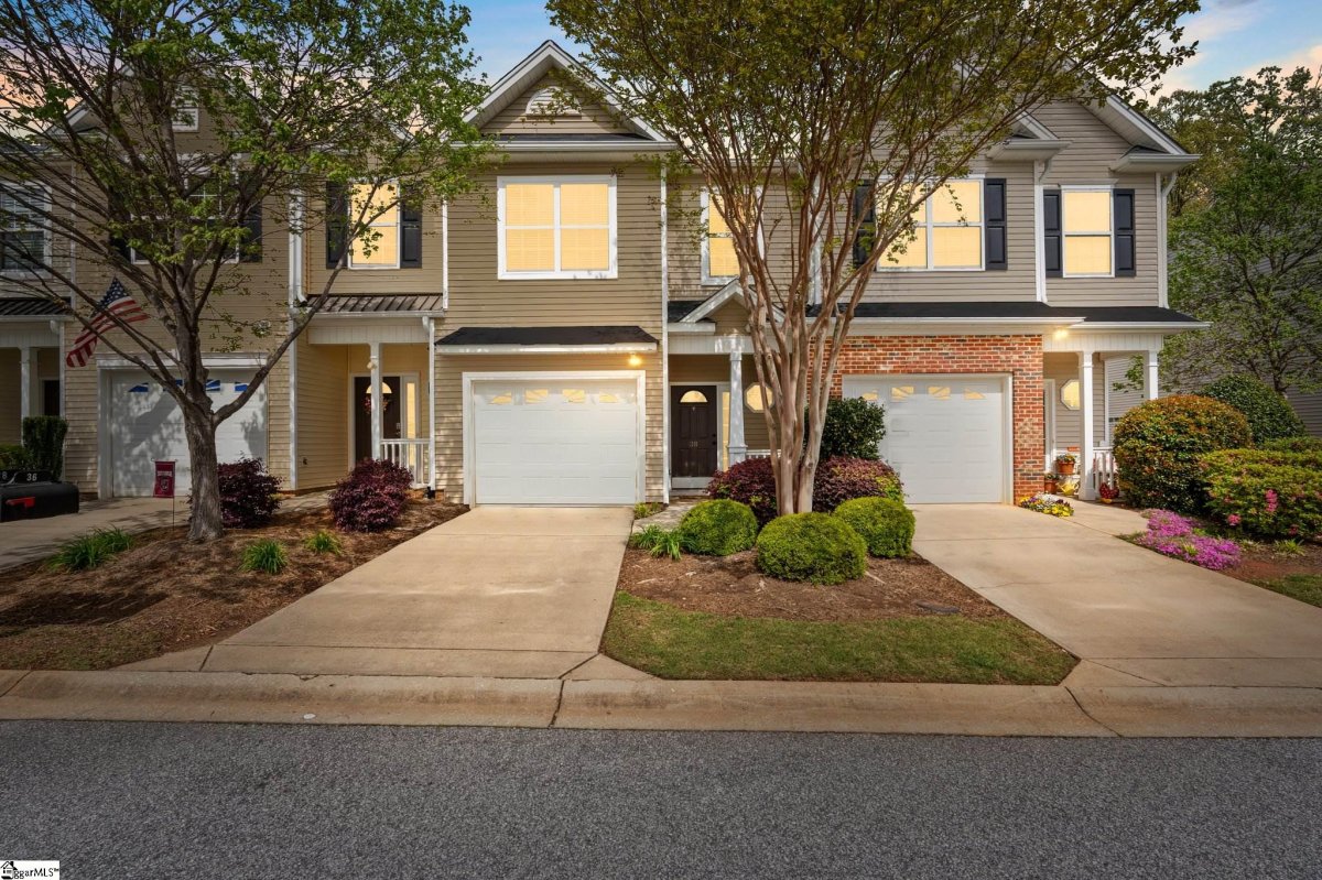 38 Bay Springs Drive