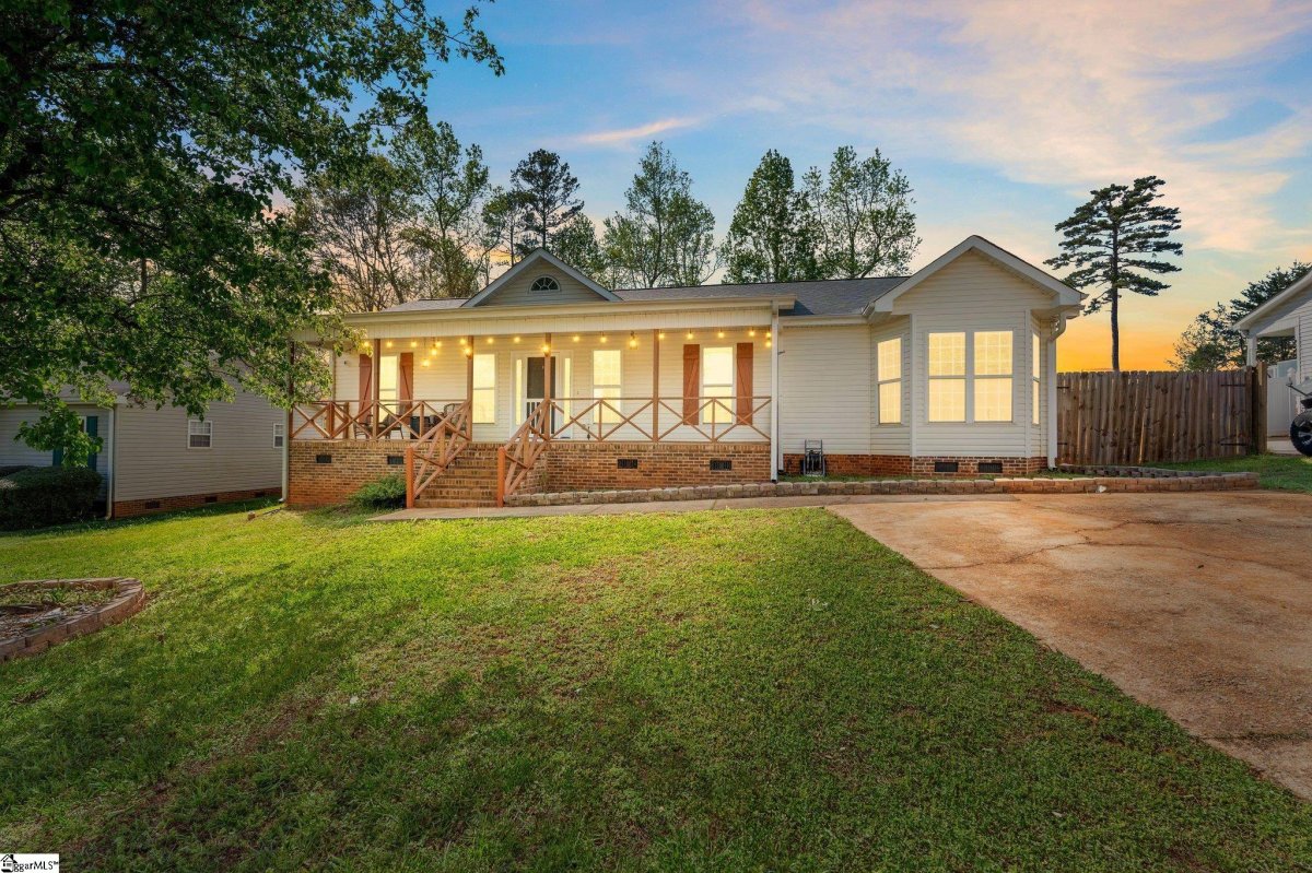 102 Jacqueline Road
