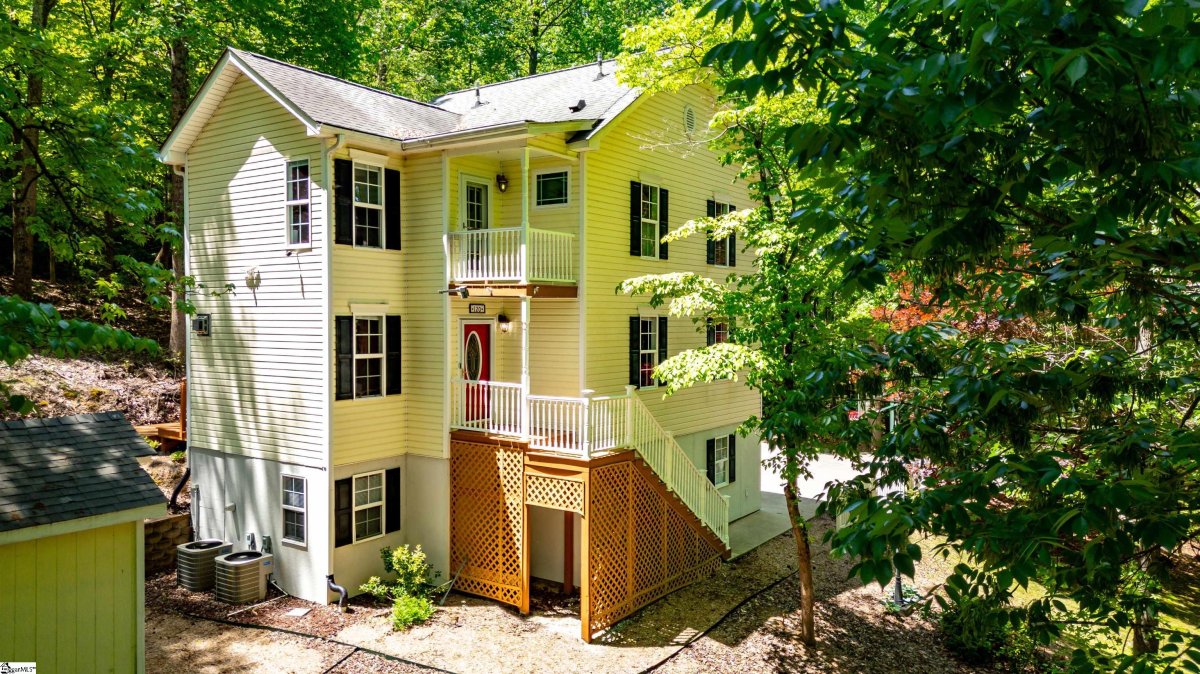 120 Logans Way