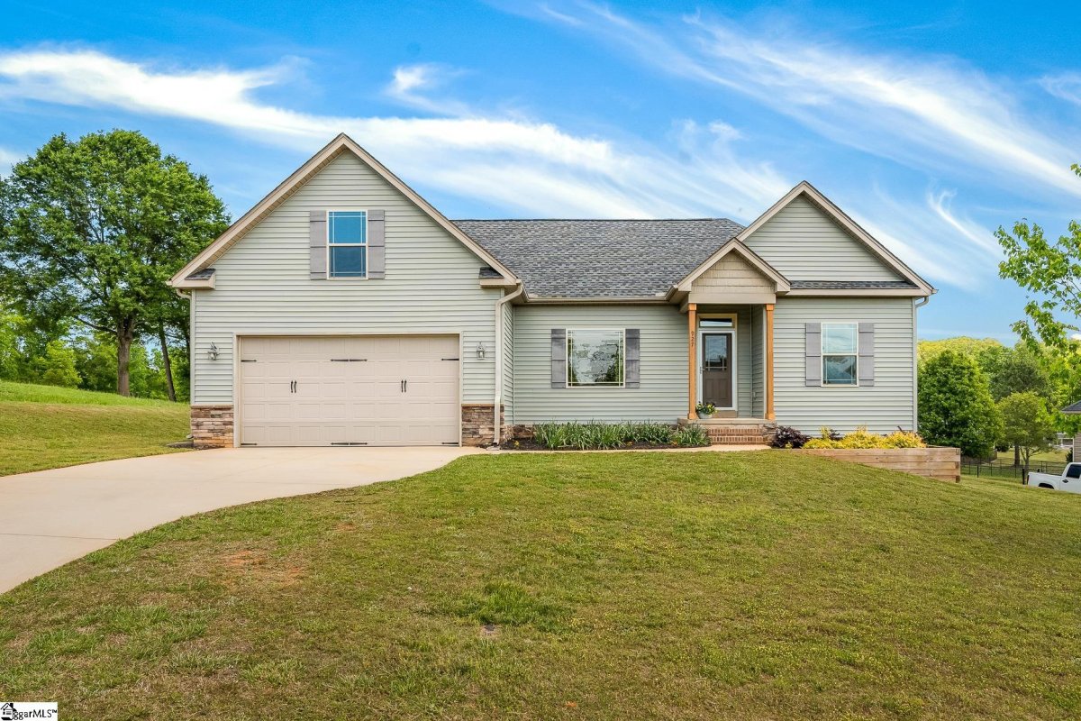 927 Echo Ridge Drive