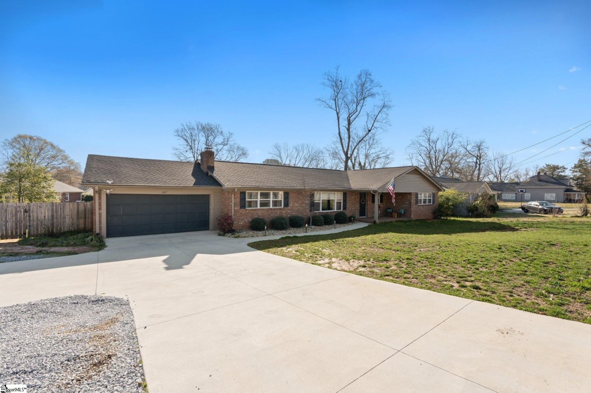 307 Howell Road