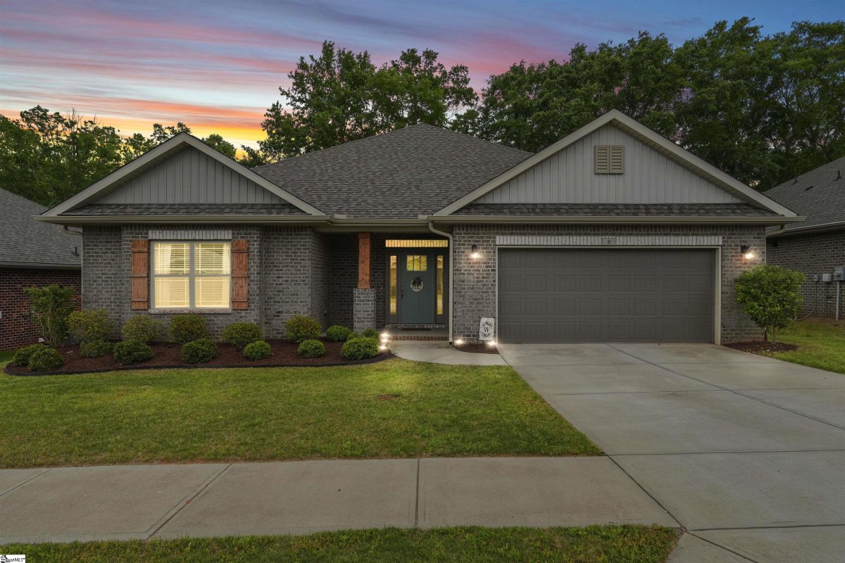 8 Starlight Drive