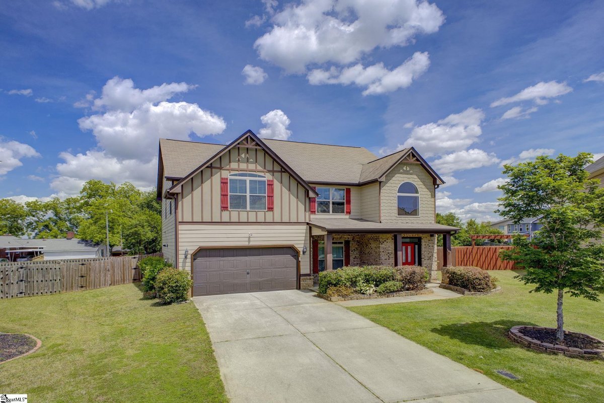 207 E Deer Drive