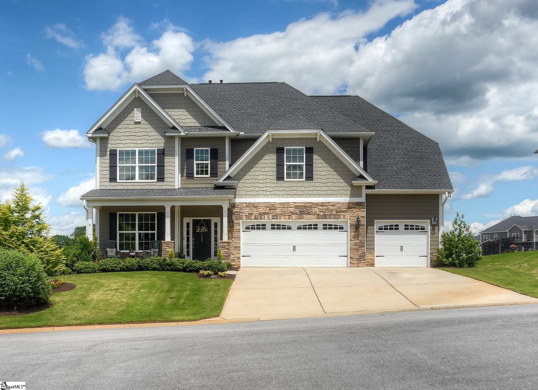 212 Lakeway Place