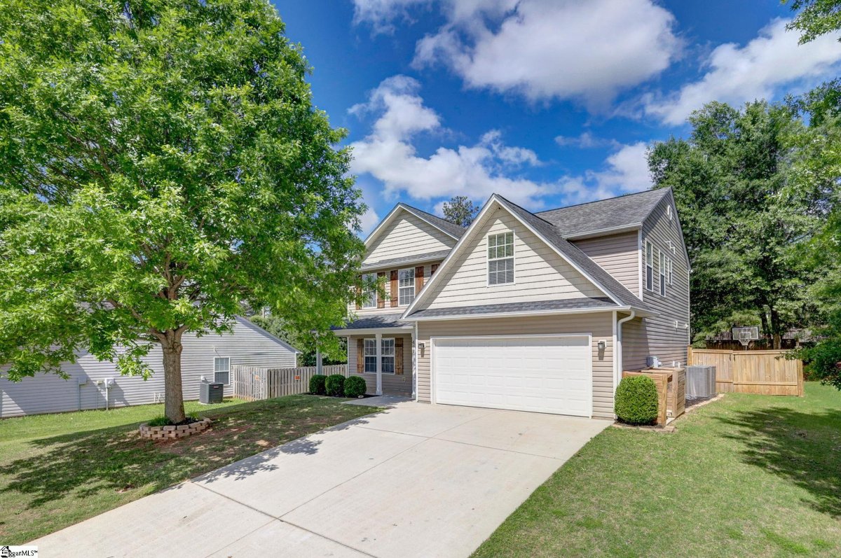 419 Woodford Way