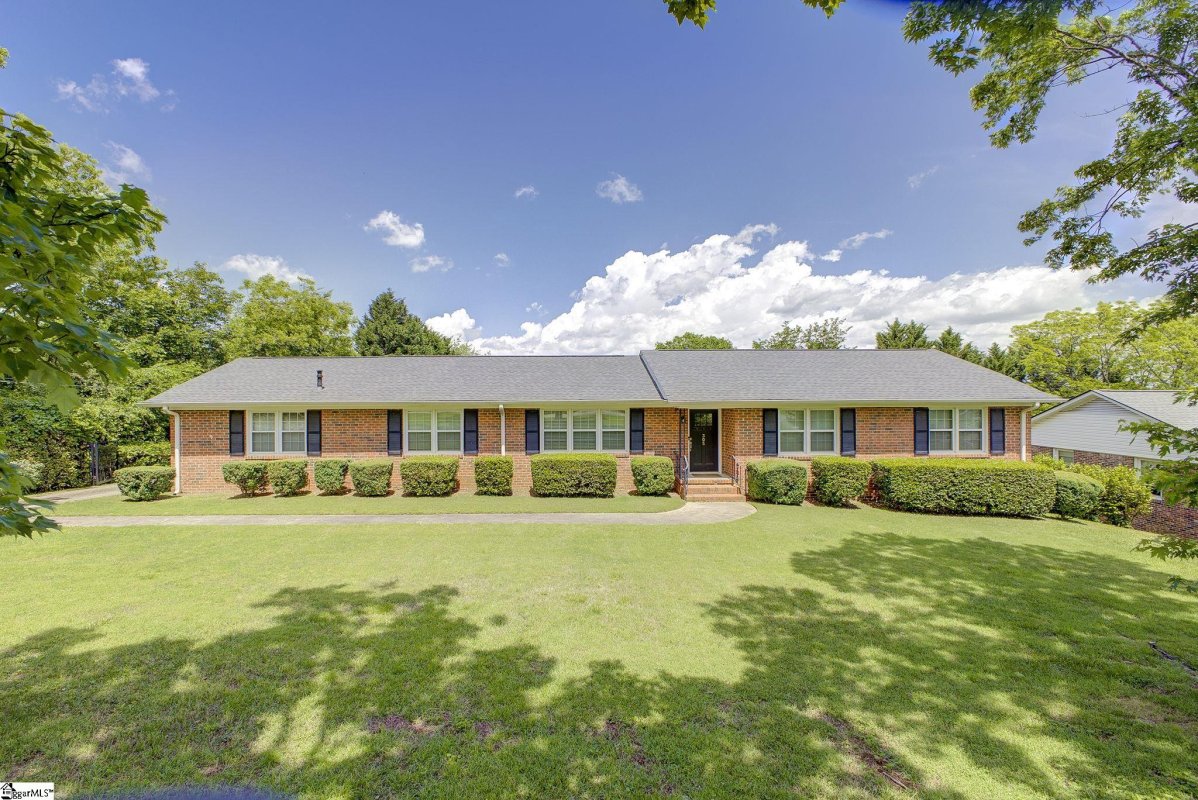 305 Mimosa Drive