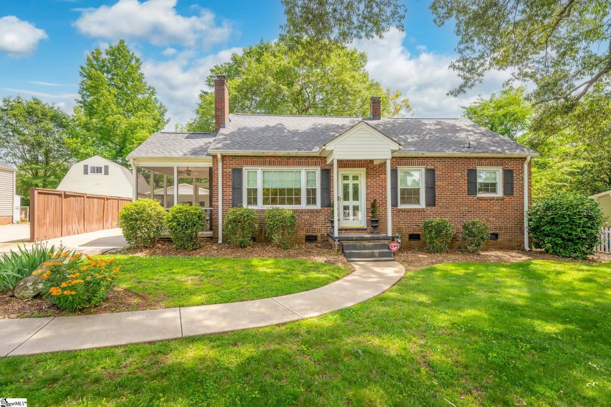 111 Merrilat Avenue