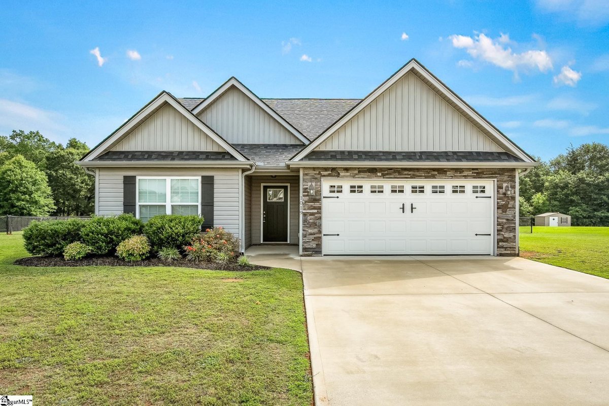 1019 Stoneham Circle