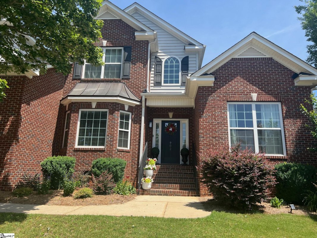 202 Gladstone Way