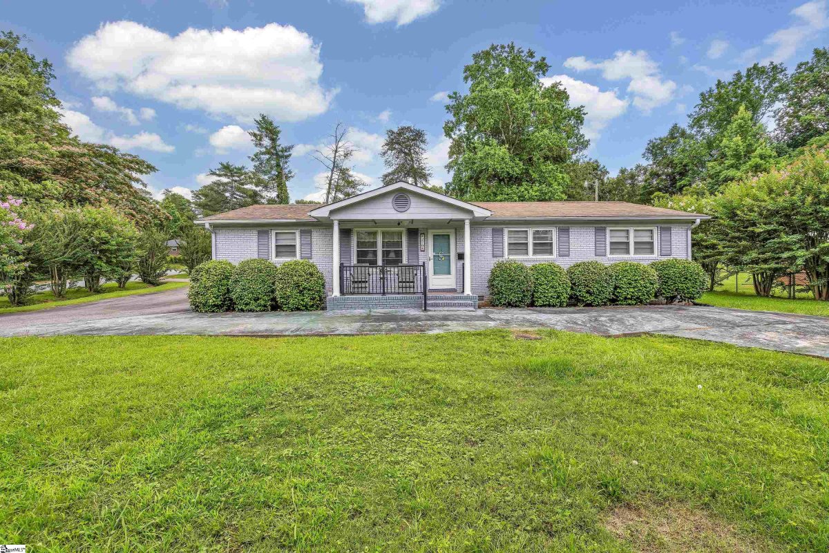 2705 Cedar Springs Drive