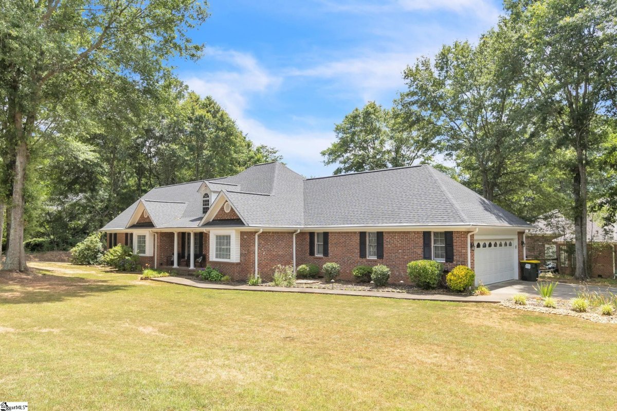 402 Lia Way