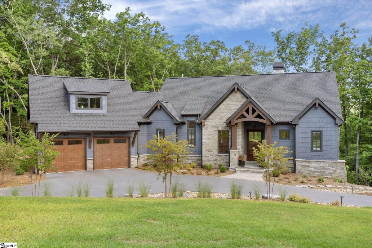 6 Cedar Waxwing Way