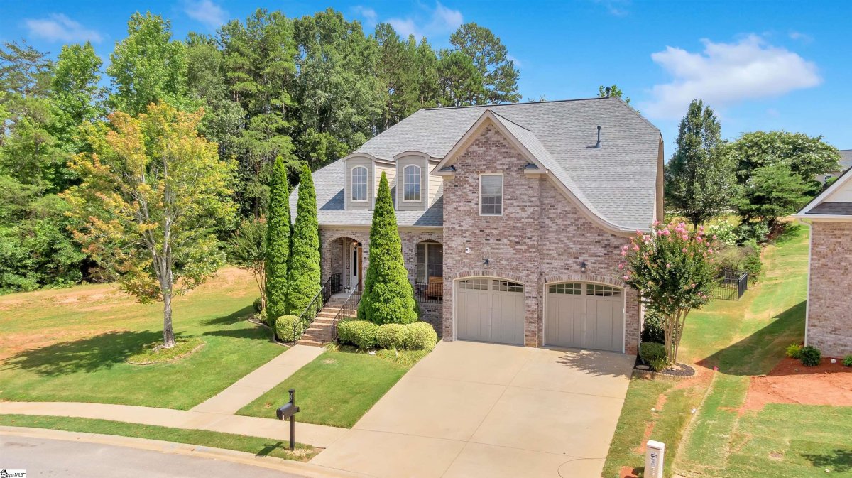 22 Double Crest Drive