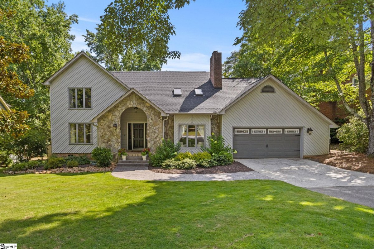 5 Bernwood Drive