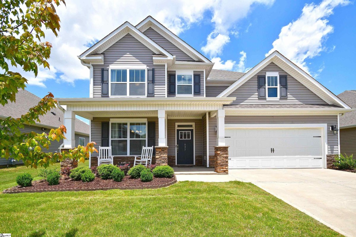 832 Ingleside Way