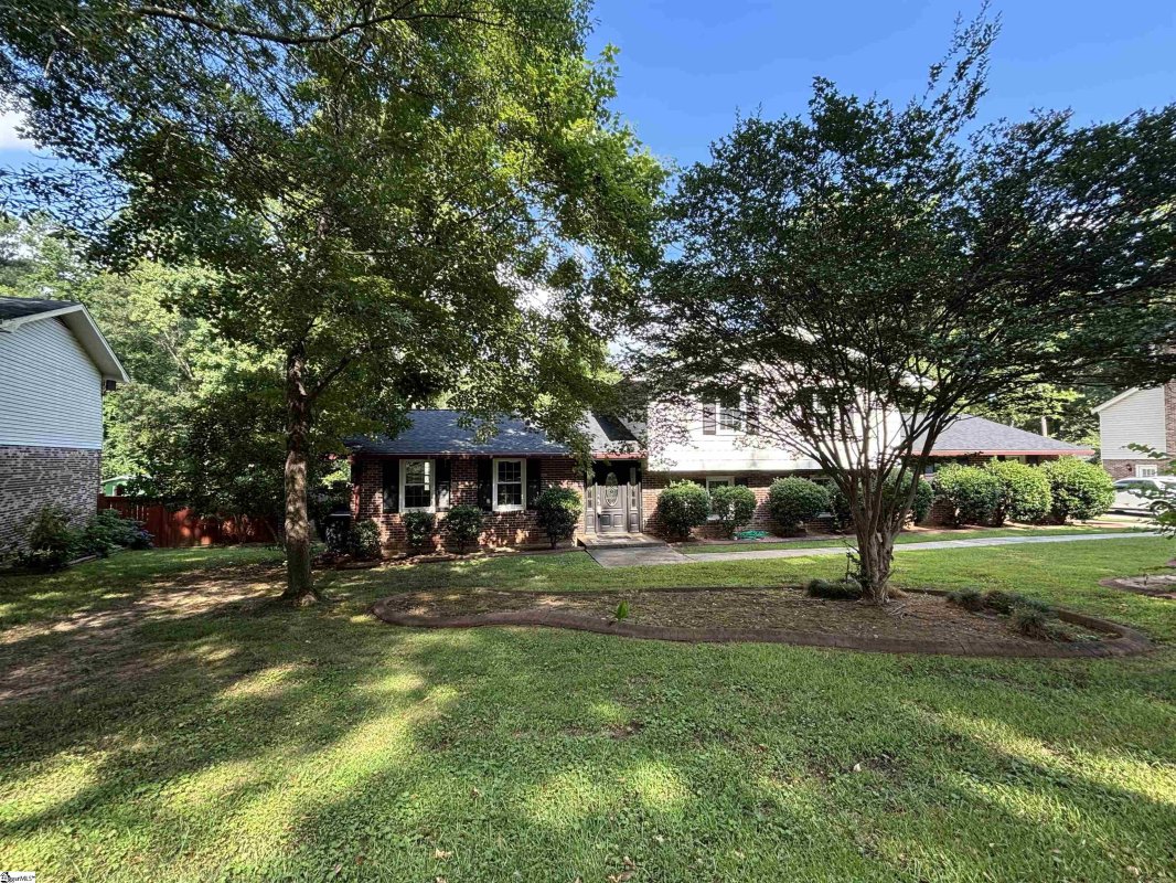 112 Meadowbrook Drive