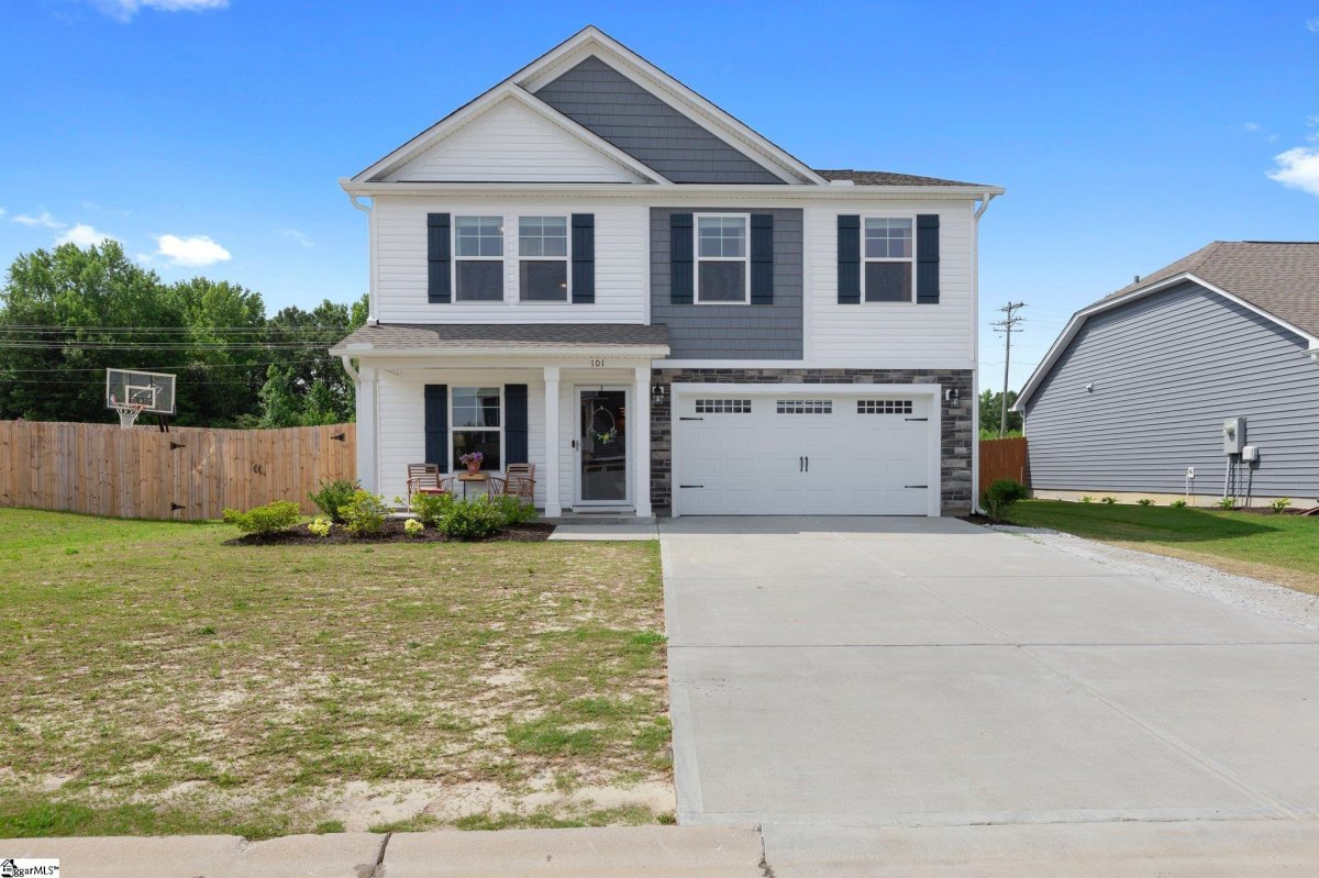 101 Bruinen Drive
