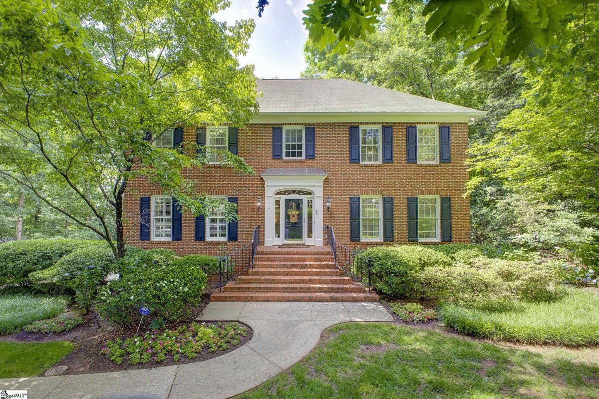 6 Gallant Fox Way