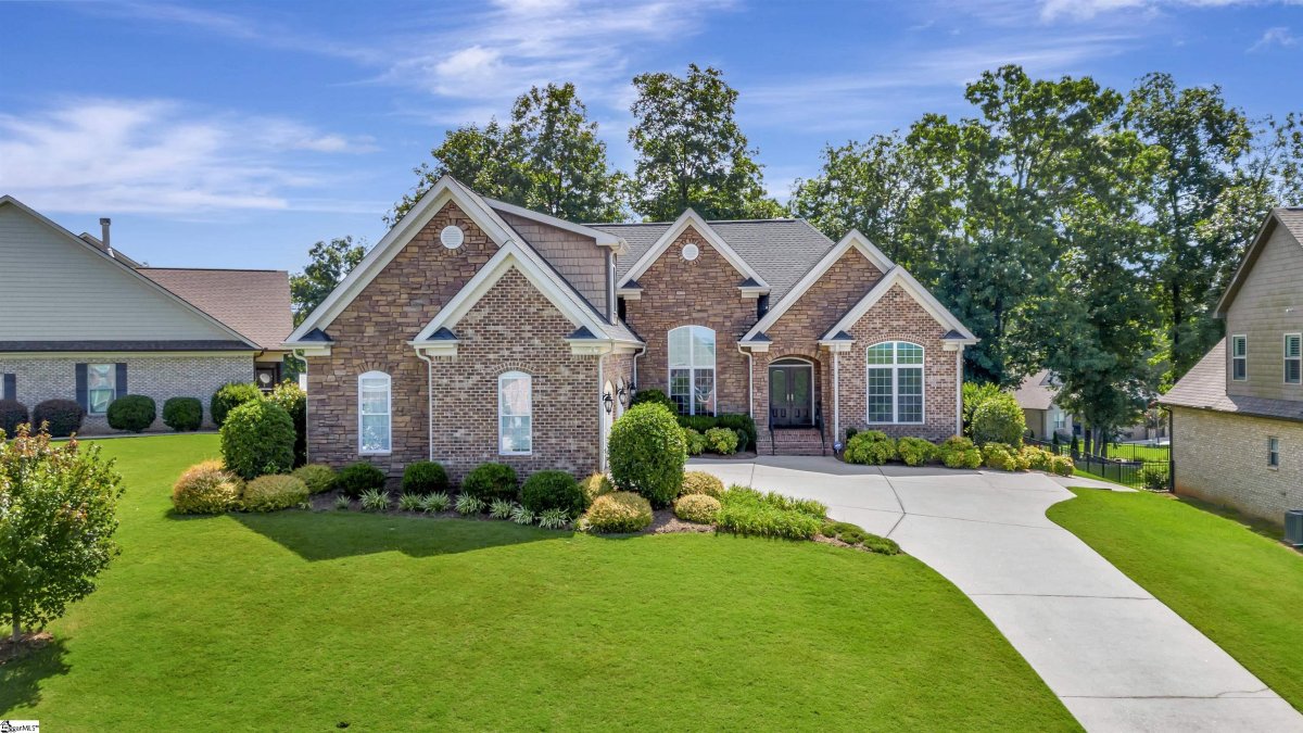 108 Viaroma Drive