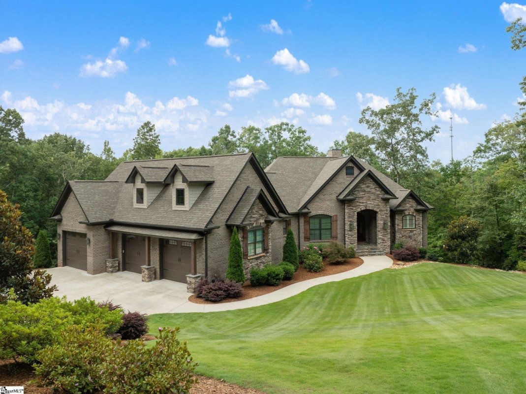 220 Luberon Lane