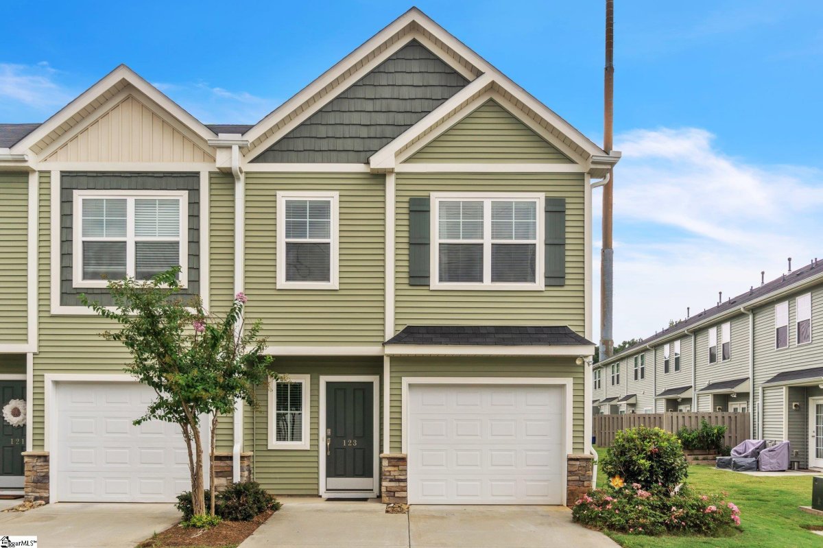 123 Bluet Lane