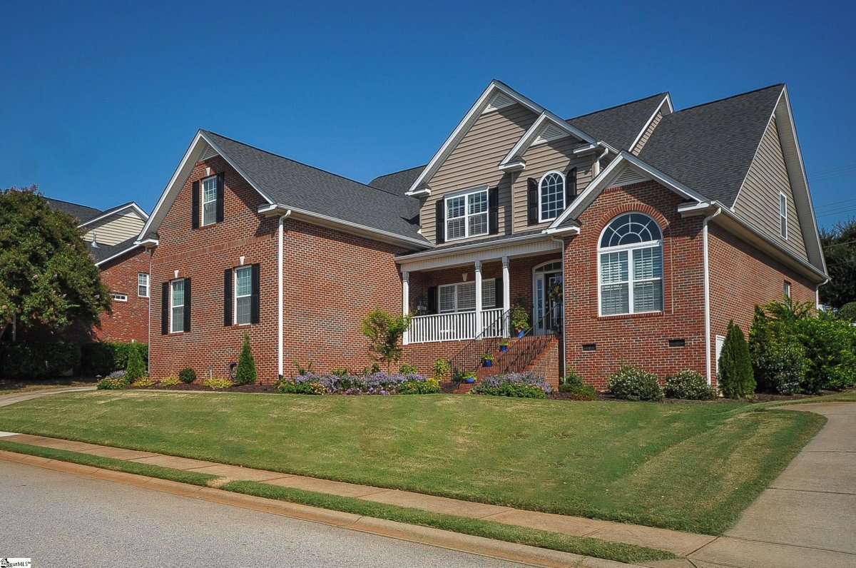 402 Gladstone Way