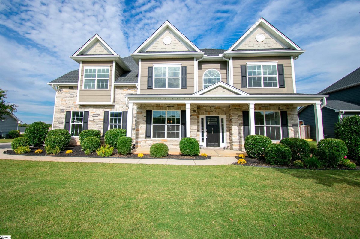 204 Lakeway Place
