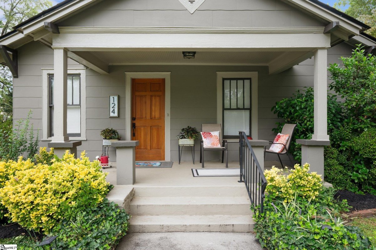 124 Ebaugh Avenue