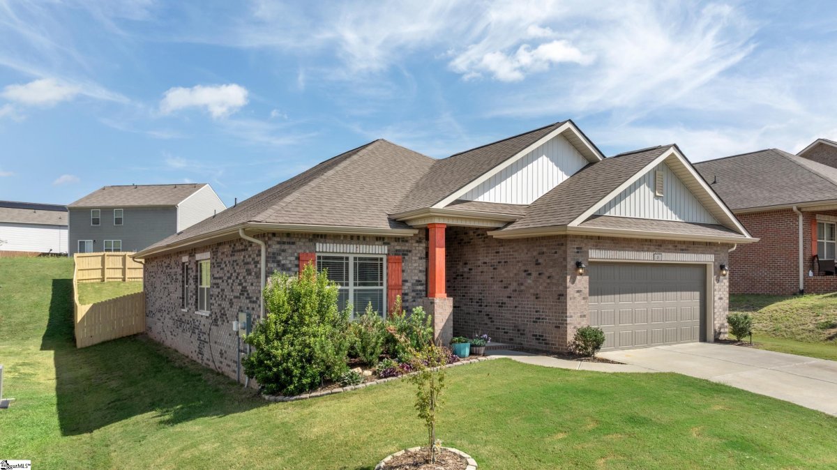 6 Holly Branch Trail