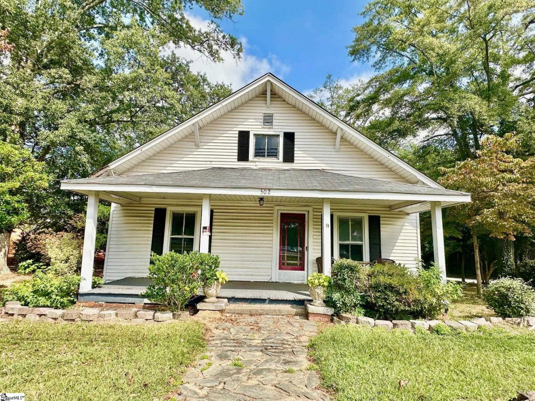 502 NE Main Street