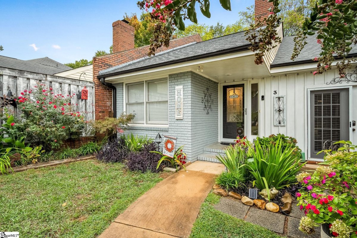 3 Woodbridge Circle