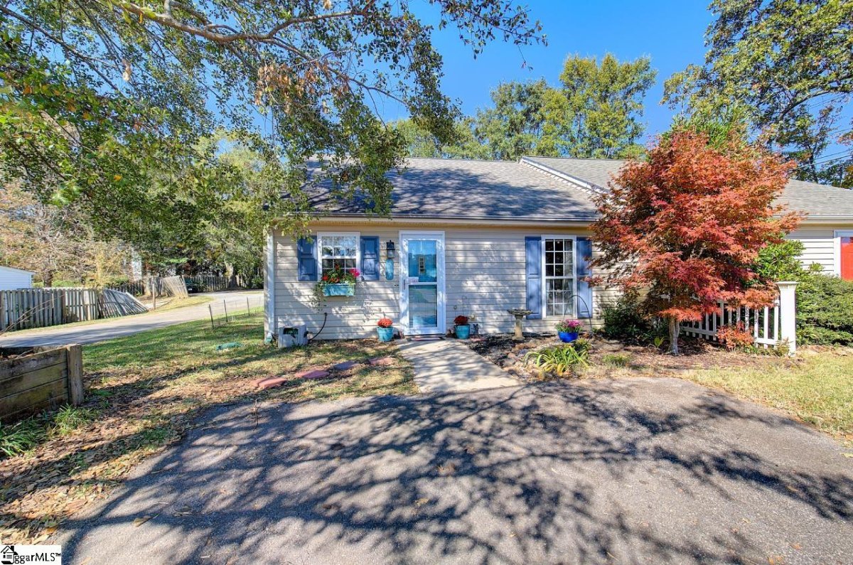 319 Farnsworth Road