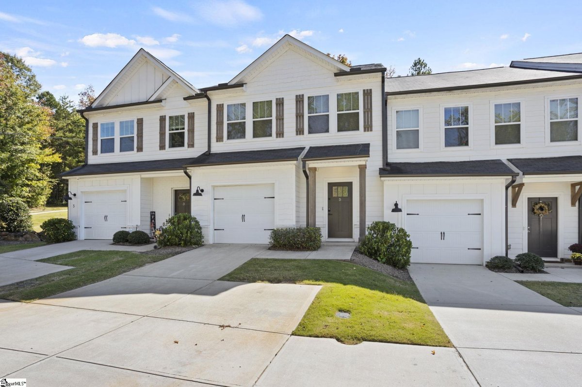 5 Grey Oak Trail