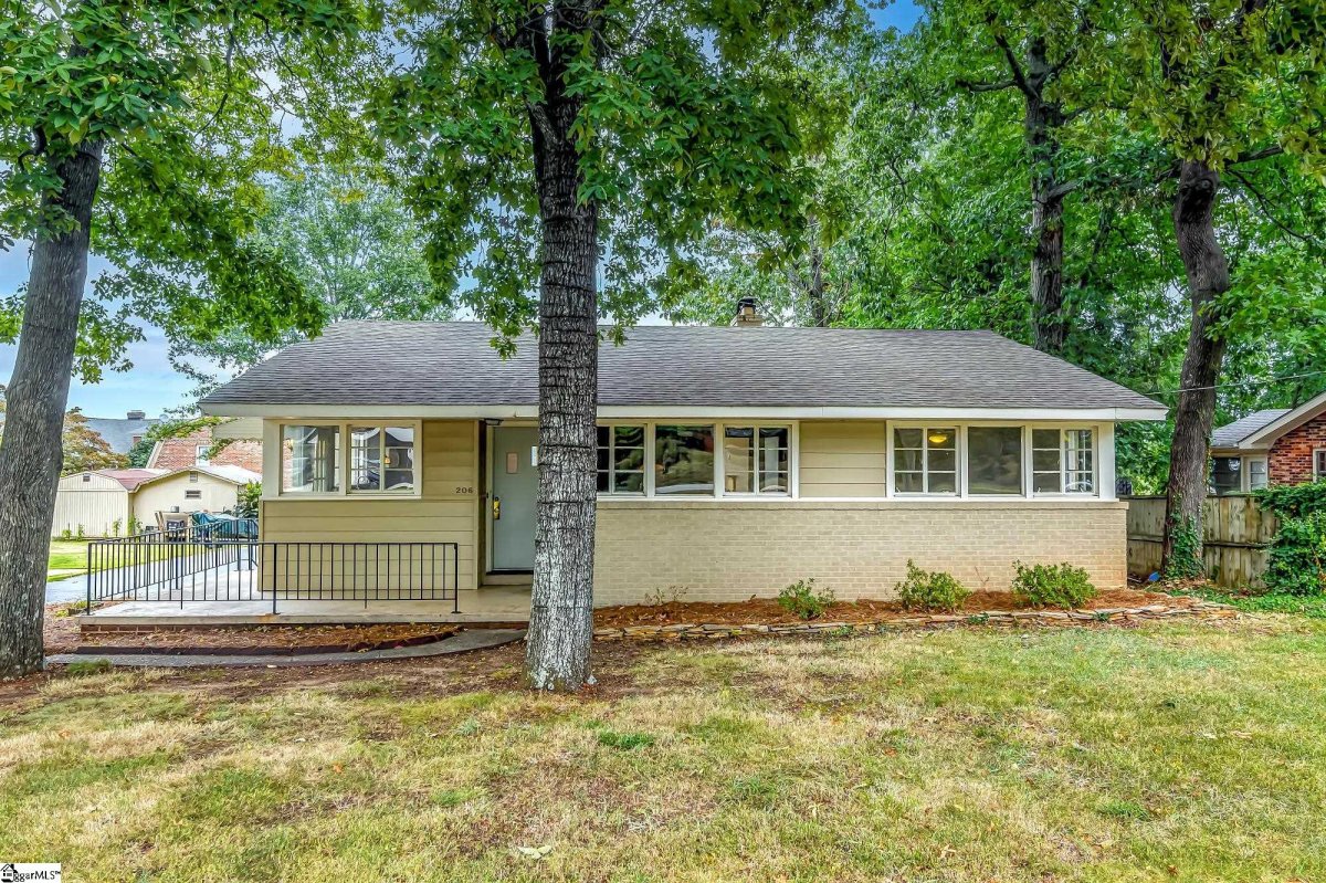 206 Laurel Road